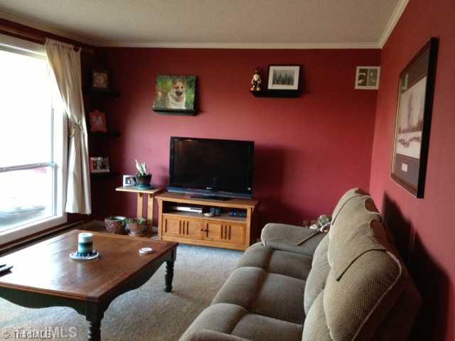 315 Dairy Road Reidsville, NC 27320 - Photo 10 of 16 Living Room.
