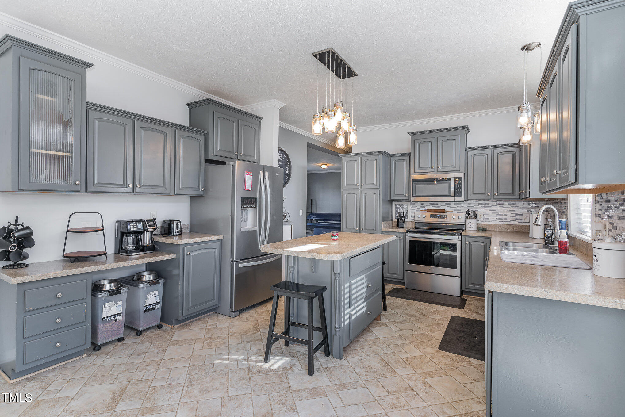 841 Crows Foot Road Mount Olive, NC 28365 - Photo 8 of 29 009_file_867