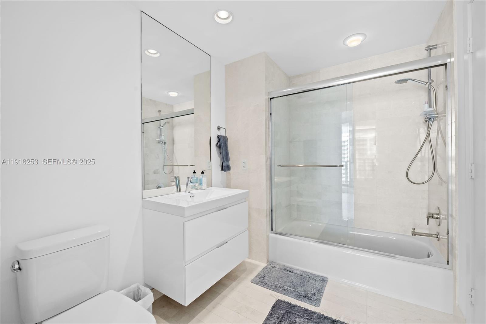 17111 Biscayne Boulevard, Unit 2103 North Miami Beach, FL 33160 - Photo 18 of 33