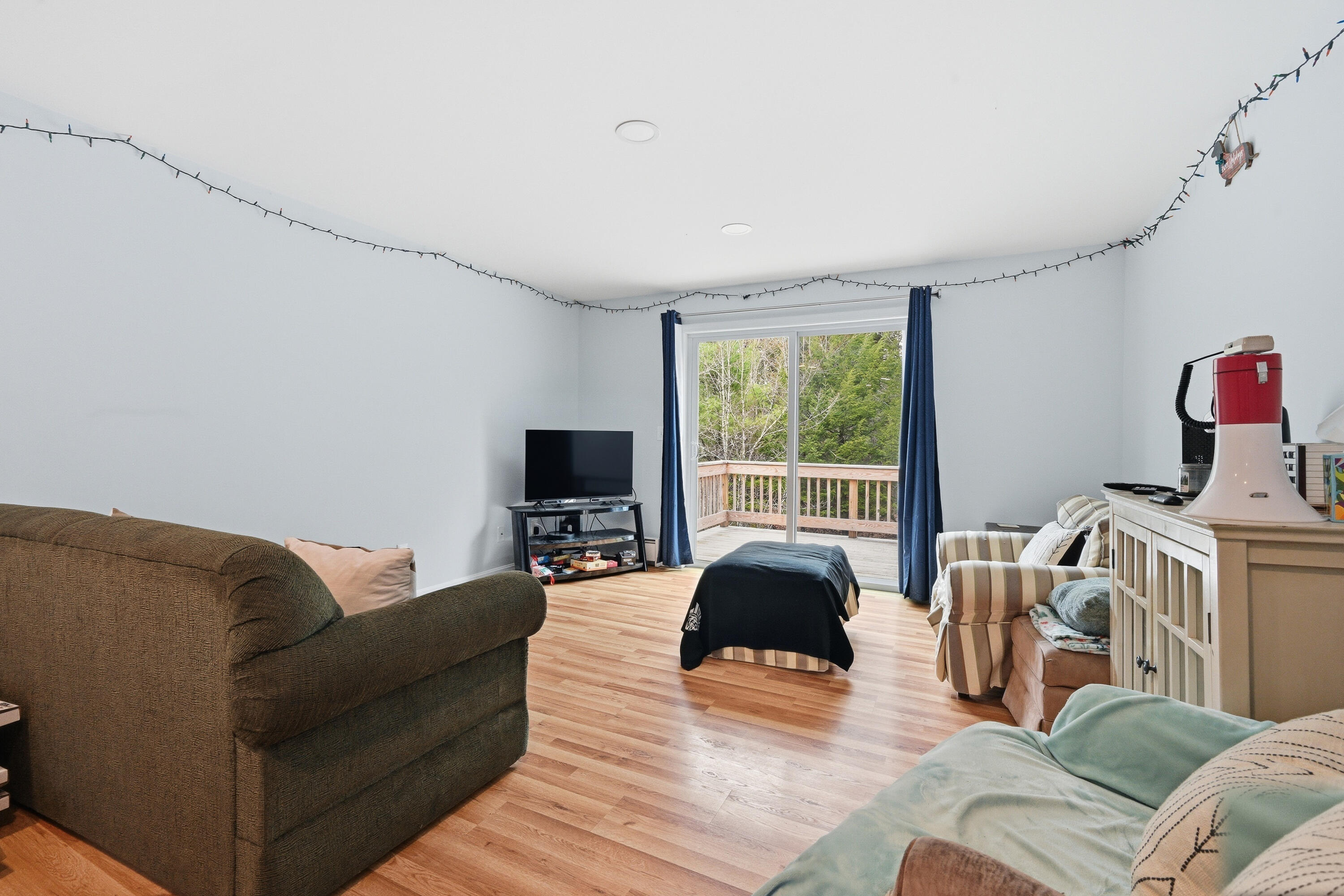 1244-1246 Methodist Road Westbrook, ME 04092 - Photo 7 of 25 Living room