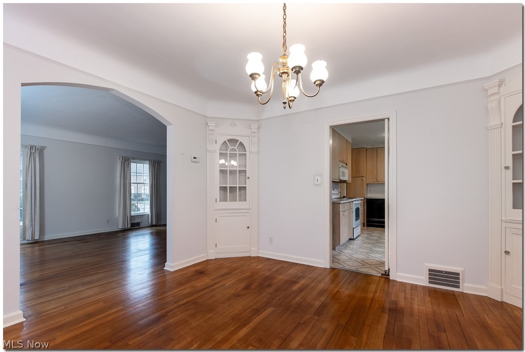 2575 Charney Road Cleveland, OH 44118 - Photo 10 of 35 Gallery Image 10