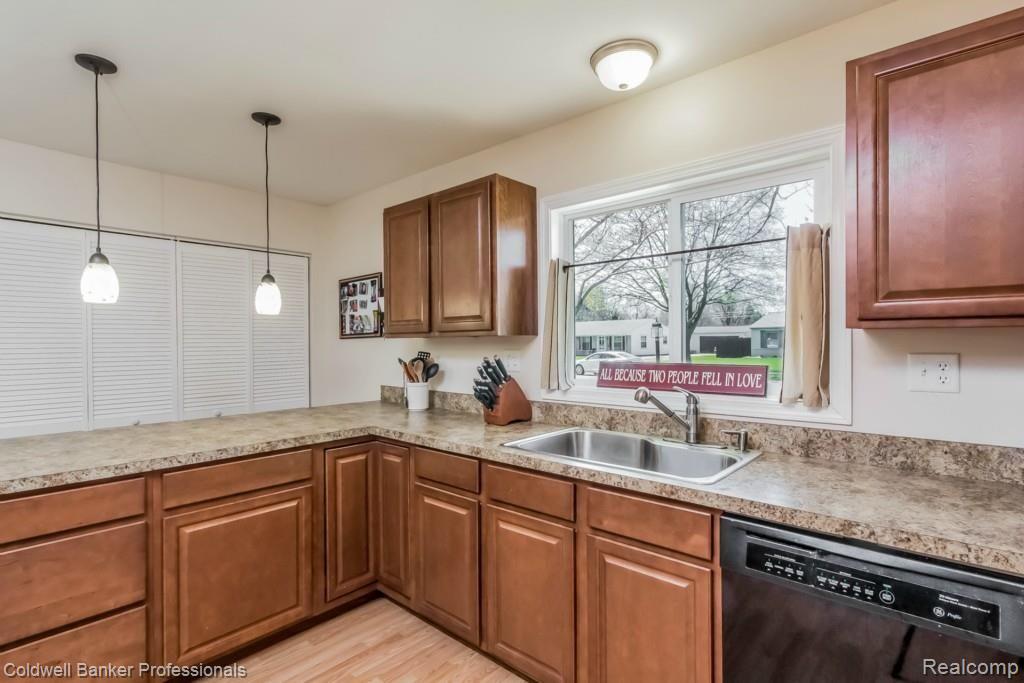 3173 Avon Manor Road Rochester, MI 48307 - Photo 6 of 23 Plenty of Storage!