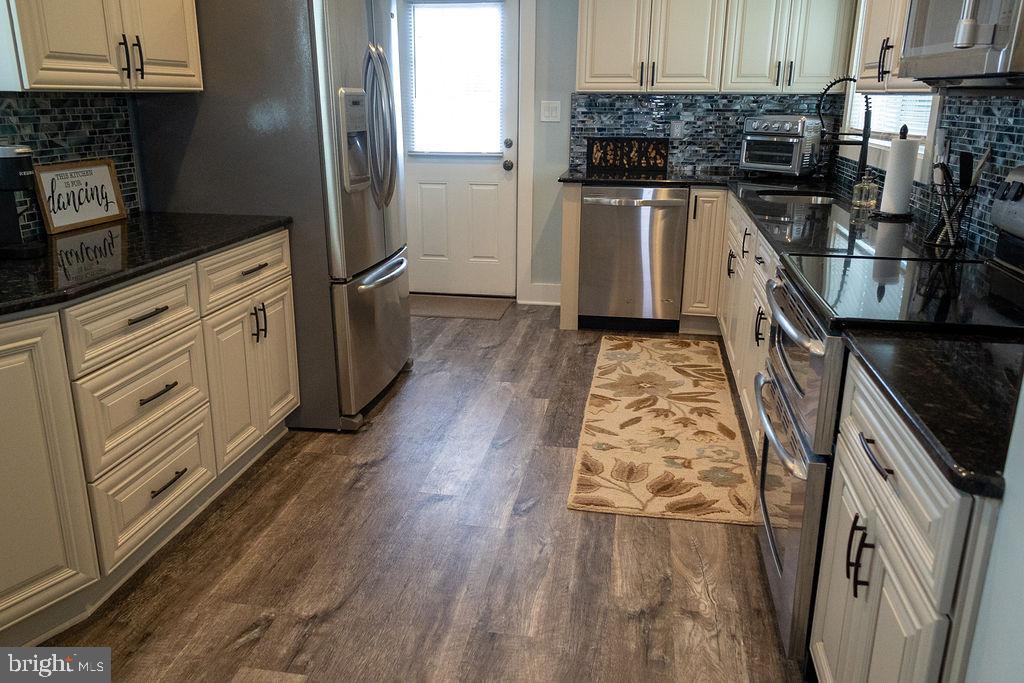 500 Davis Road Barrington, NJ 08007 - Photo 2 of 35 Stunning kitchen
