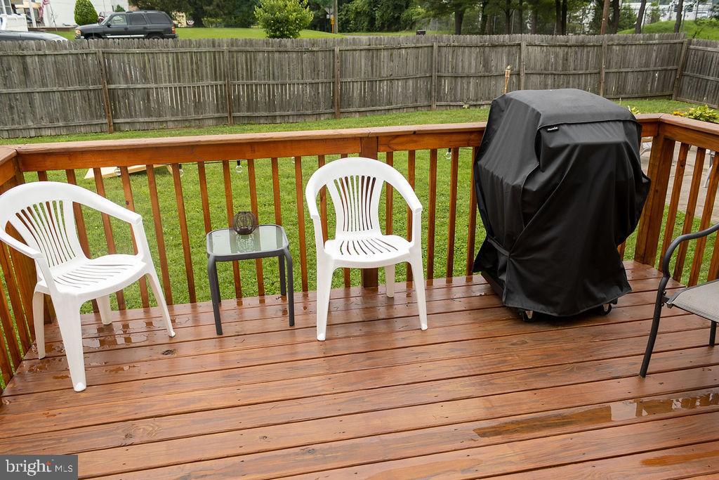 500 Davis Road Barrington, NJ 08007 - Photo 24 of 35 Rear deck