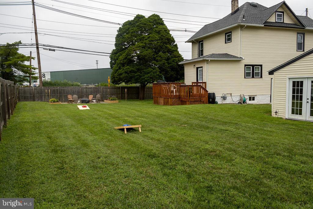 500 Davis Road Barrington, NJ 08007 - Photo 25 of 35 SO-MUCH-YARD!