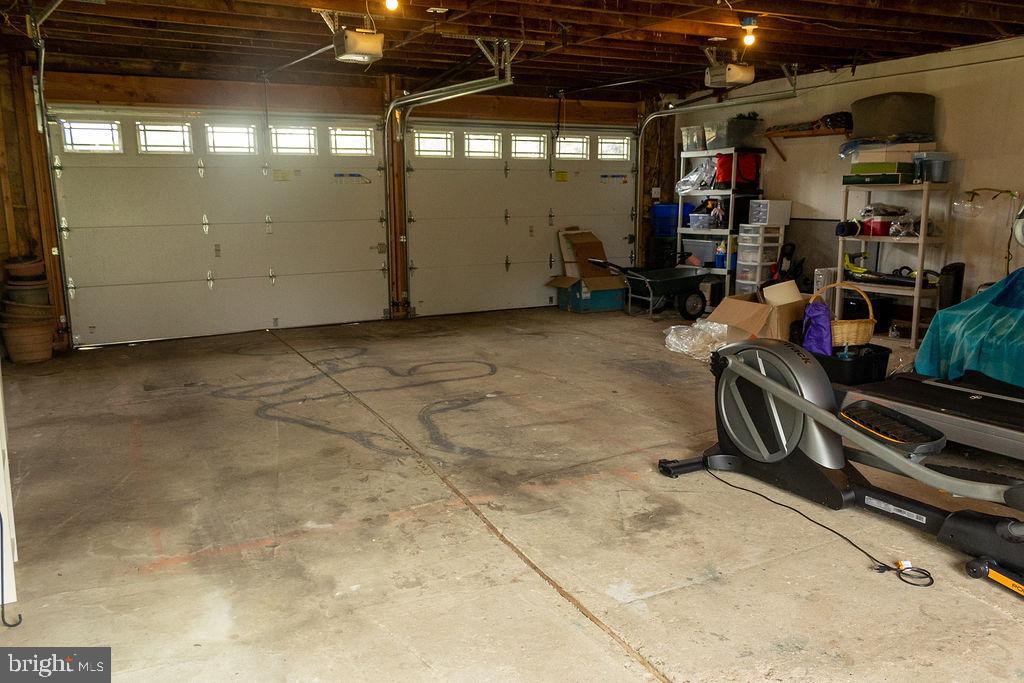 500 Davis Road Barrington, NJ 08007 - Photo 30 of 35 Oversized garage
