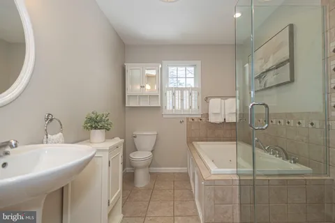 $895,000 | 9 Larkspur Lane, Lawrence Township, NJ 08648