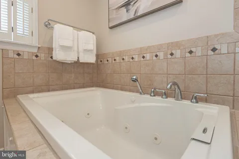 $895,000 | 9 Larkspur Lane, Lawrence Township, NJ 08648