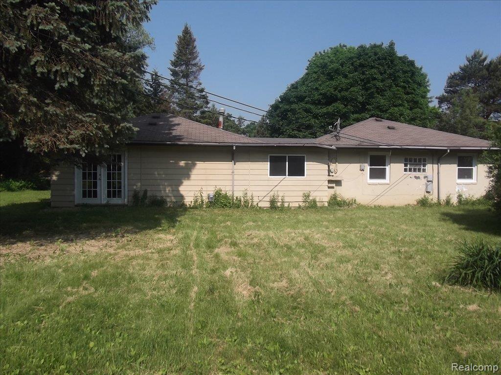 19664 Fry Road Northville, MI 48167 - Photo 11 of 14 DSCF0491