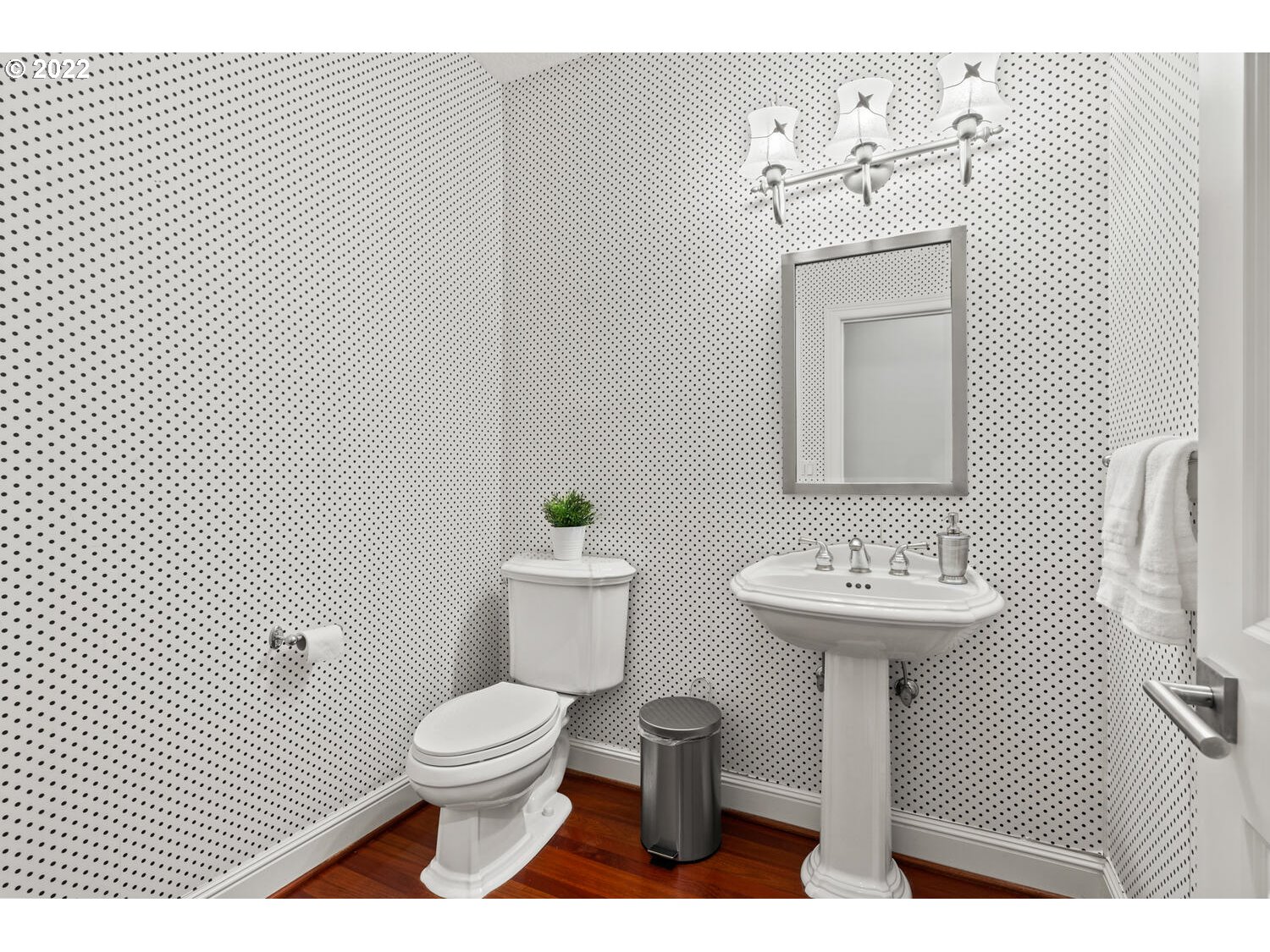 13017 Knaus Road Lake Oswego, OR 97034 - Photo 13 of 31 Gallery Image 13