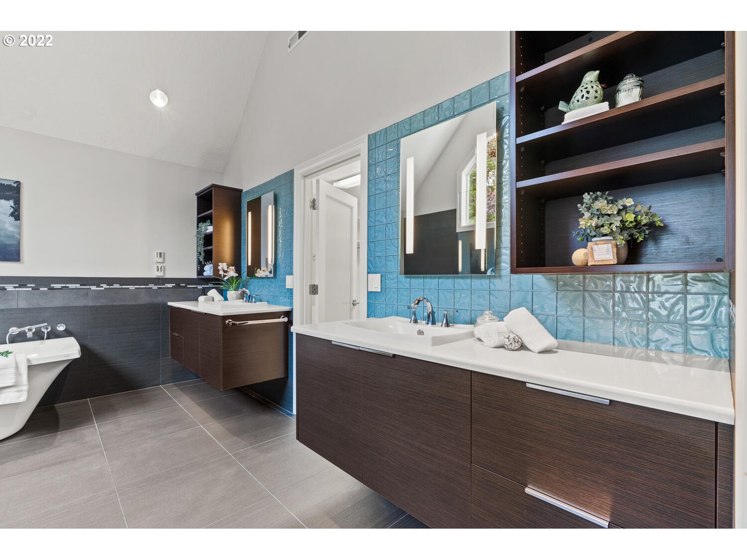 13017 Knaus Road Lake Oswego, OR 97034 - Photo 21 of 31 Gallery Image 21