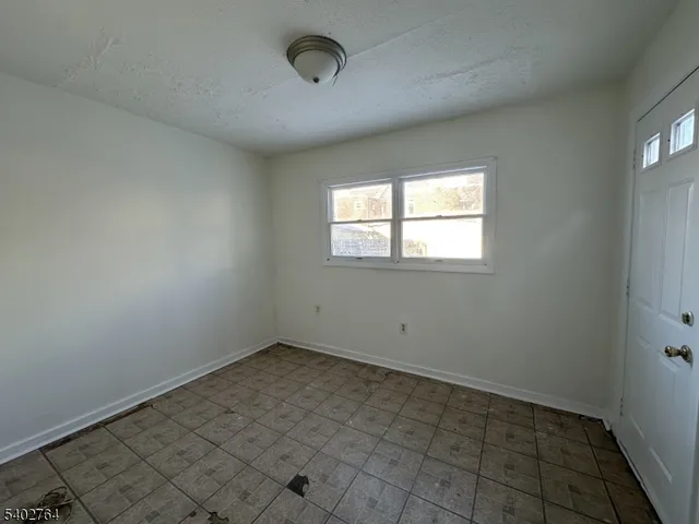 $1,700 | 210 Norway Avenue, Unit 1, Hamilton, NJ 08609