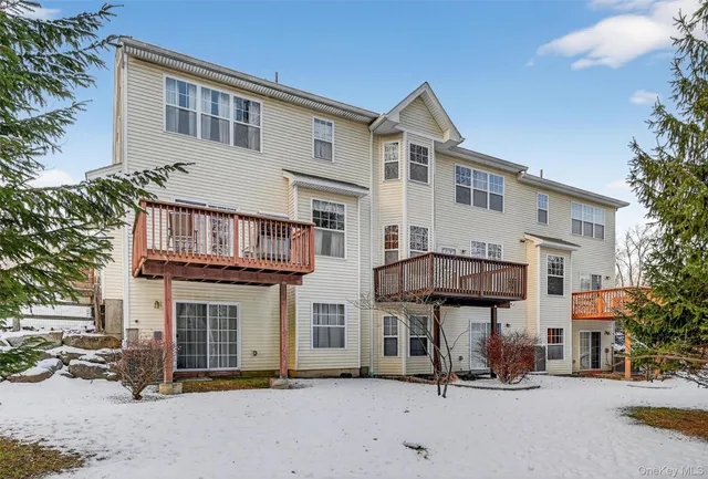 $485,000 | 40 Cornwall Lane, Middletown, NY 10940