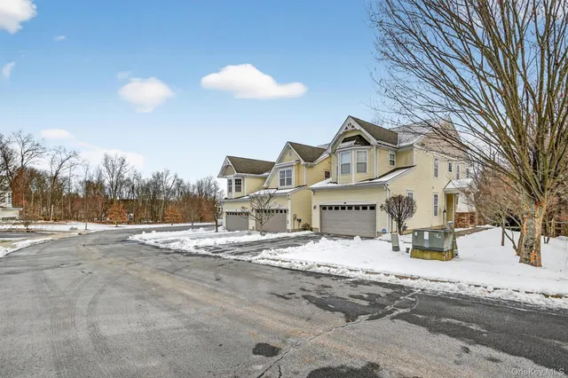 $485,000 | 40 Cornwall Lane, Middletown, NY 10940