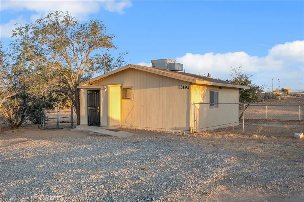 13189-13193 Begonia Road Victorville, CA 92392 - Photo 12 of 25 Gallery Image 12