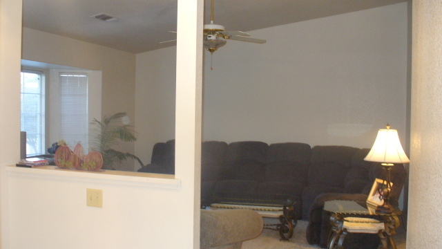 2601 Atrium Way Redding, CA 96003 - Photo 3 of 20 Entry way