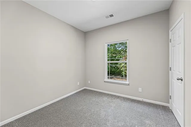 $216,900 | 844 East 7th Street, Ottawa, KS 66067