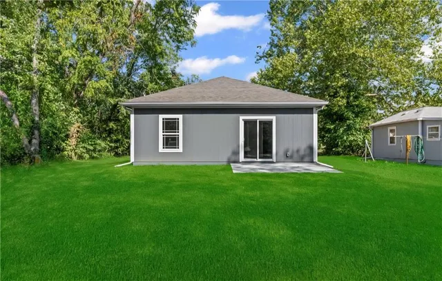 $216,900 | 844 East 7th Street, Ottawa, KS 66067