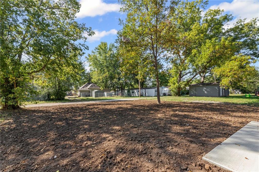 844 East 7th Street Ottawa, KS 66067 - Photo 30 of 36