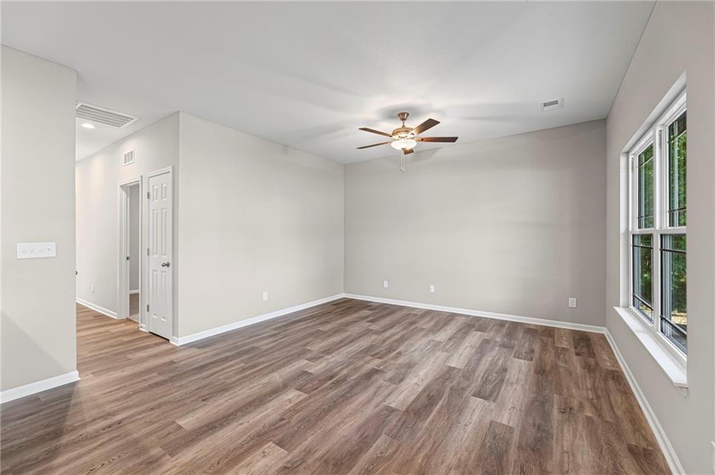 844 East 7th Street Ottawa, KS 66067 - Photo 3 of 36