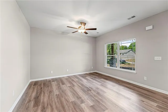 $216,900 | 844 East 7th Street, Ottawa, KS 66067