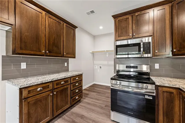 $216,900 | 844 East 7th Street, Ottawa, KS 66067