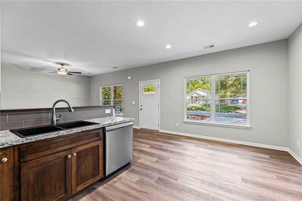 844 East 7th Street Ottawa, KS 66067 - Photo 9 of 36