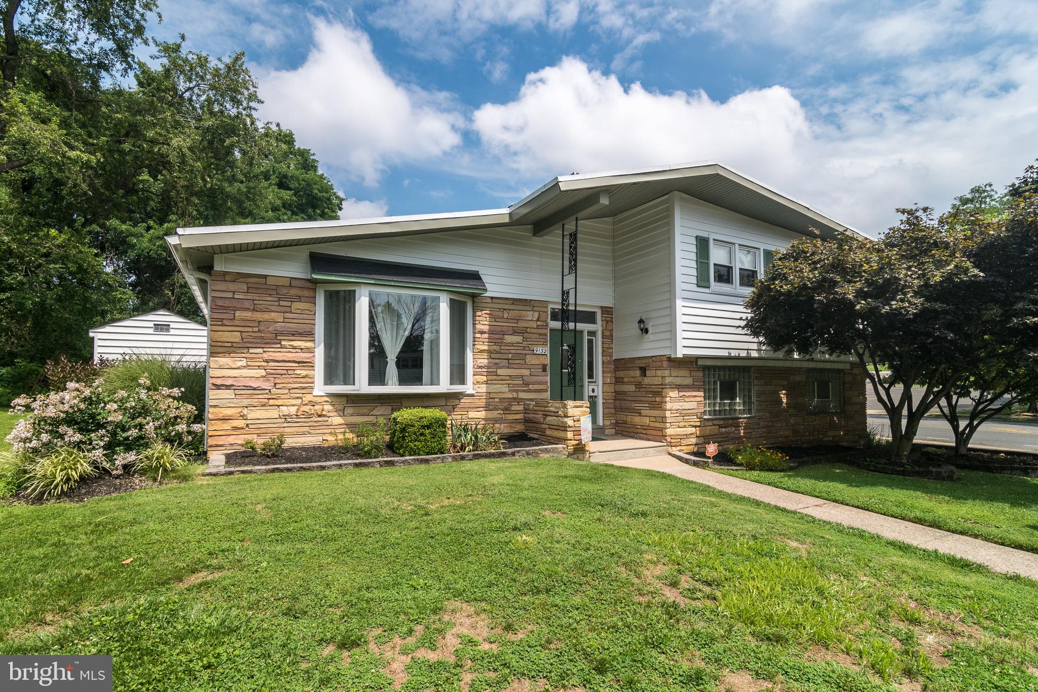 9132 Dale Road Philadelphia, PA 19115 - Photo 1 of 35 Gallery Image 1