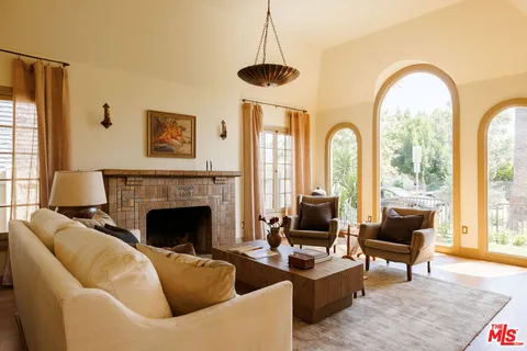 $1,399,000 | 2807 Somerset Drive, Los Angeles, CA 90016