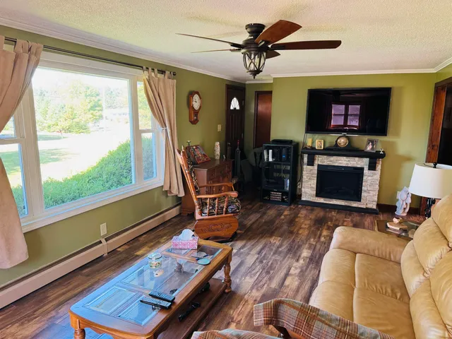 $299,900 | 225 Lyndon Heights Drive, Lyndon, VT 05851