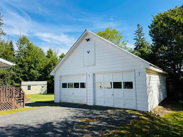$299,900 | 225 Lyndon Heights Drive, Lyndon, VT 05851