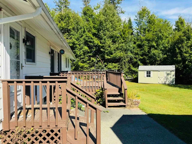 $299,900 | 225 Lyndon Heights Drive, Lyndon, VT 05851