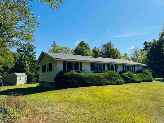 $299,900 | 225 Lyndon Heights Drive, Lyndon, VT 05851