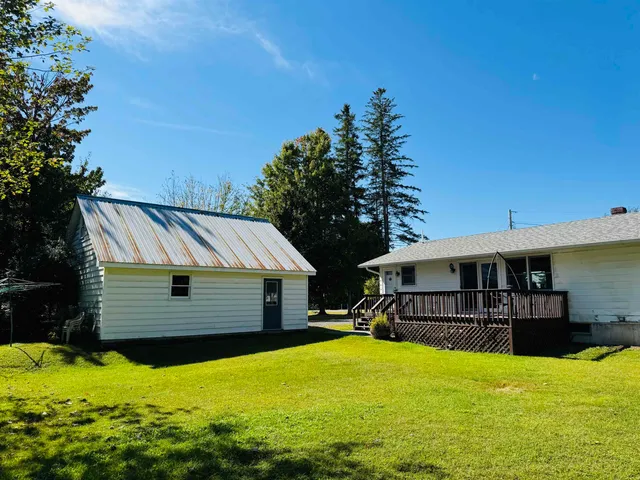 $299,900 | 225 Lyndon Heights Drive, Lyndon, VT 05851