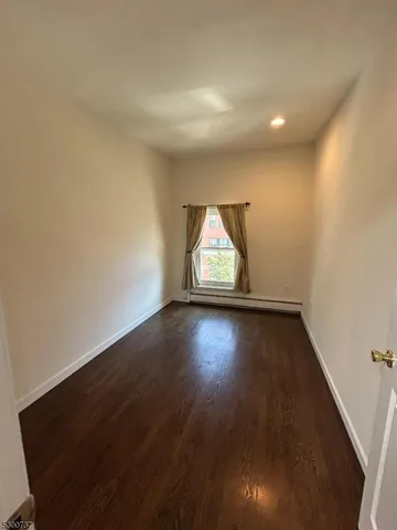 $3,200 | 259 Grove Street, Unit 3, Jersey City, NJ 07302