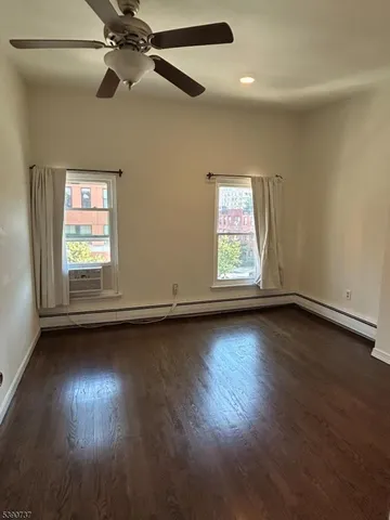$3,200 | 259 Grove Street, Unit 3, Jersey City, NJ 07302