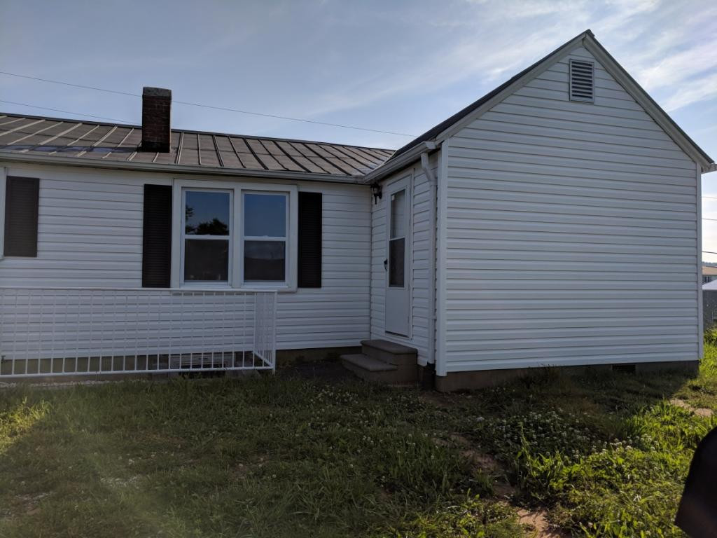 25 Faulkner Road Chuckey, TN 37641 - Photo 3 of 15 West side of house