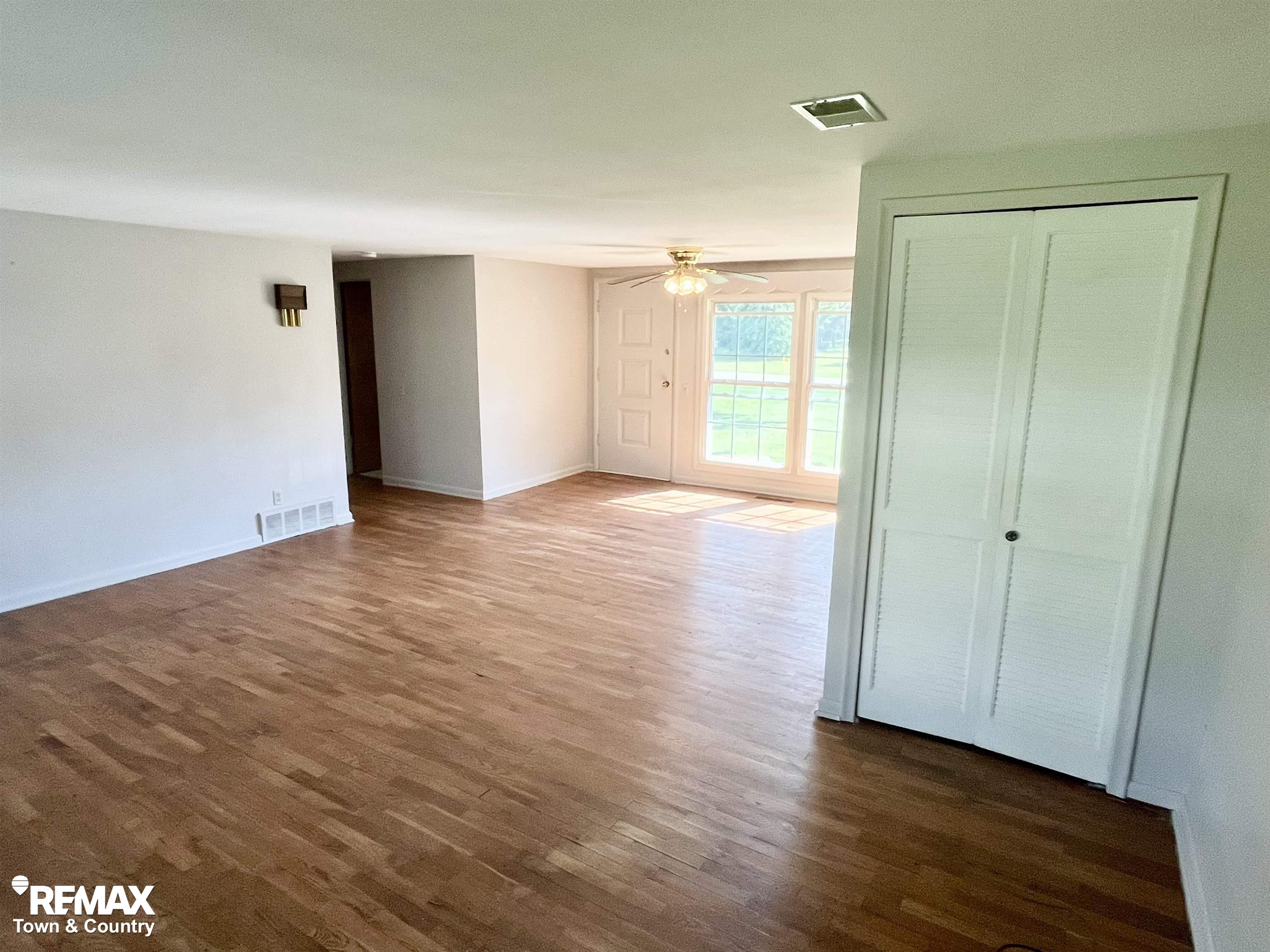 626 South McKinley Road Flushing, MI 48433 - Photo 12 of 34 50220416-5a0ead04-f11f-4b80-869e-f1e30a363ea7.JPG