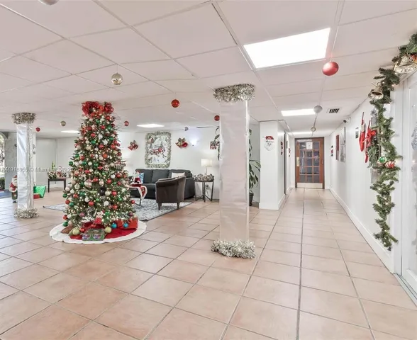 $2,450 | 14250 Southwest 62nd Street, Unit 505, Miami, FL 33183