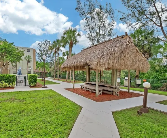 $2,450 | 14250 Southwest 62nd Street, Unit 505, Miami, FL 33183