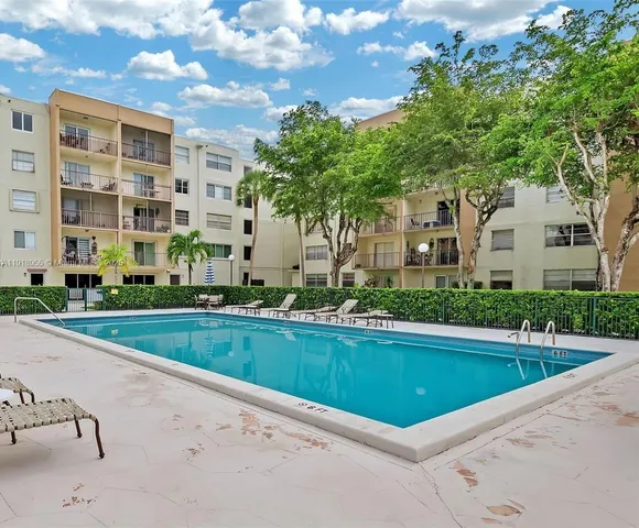 $2,450 | 14250 Southwest 62nd Street, Unit 505, Miami, FL 33183
