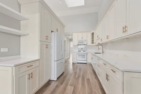 $3,000 | 6840 Oak View Court, Oak Forest, IL 60452