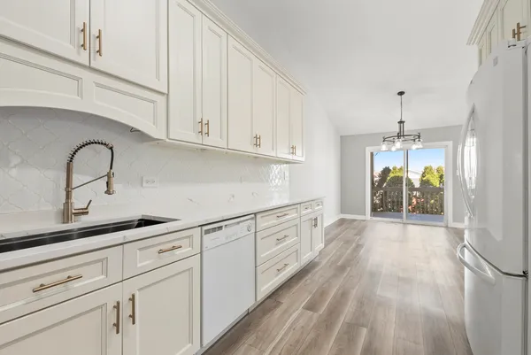 $3,000 | 6840 Oak View Court, Oak Forest, IL 60452