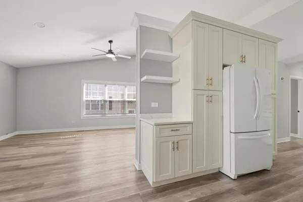 $3,000 | 6840 Oak View Court, Oak Forest, IL 60452