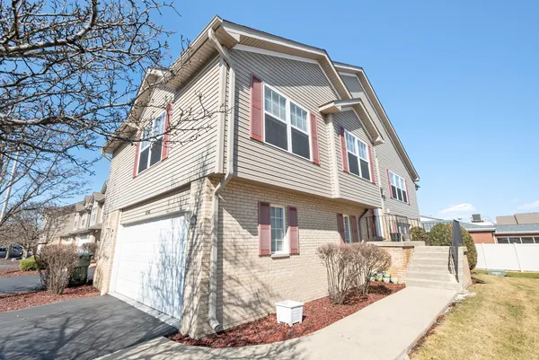 $3,000 | 6840 Oak View Court, Oak Forest, IL 60452