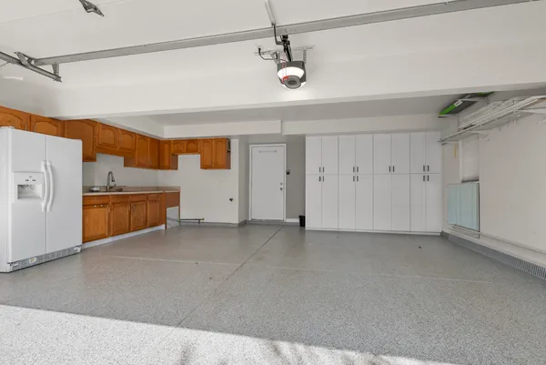 $3,000 | 6840 Oak View Court, Oak Forest, IL 60452