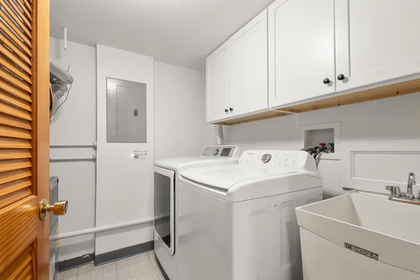 $3,000 | 6840 Oak View Court, Oak Forest, IL 60452