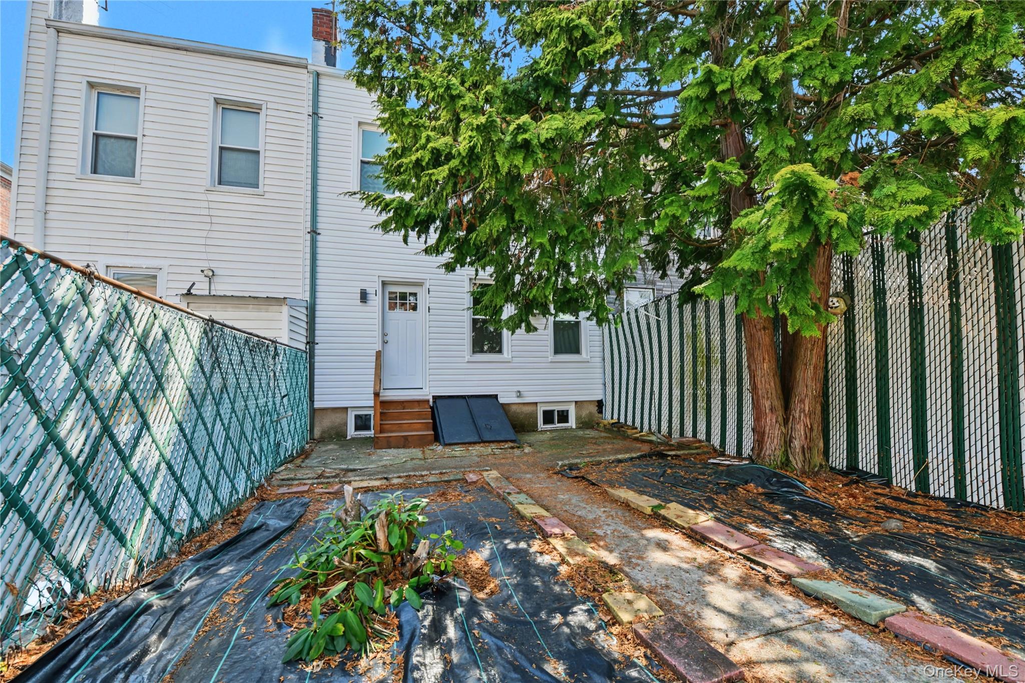 79-47 68th Road Queens, NY 11379 - Photo 28 of 29