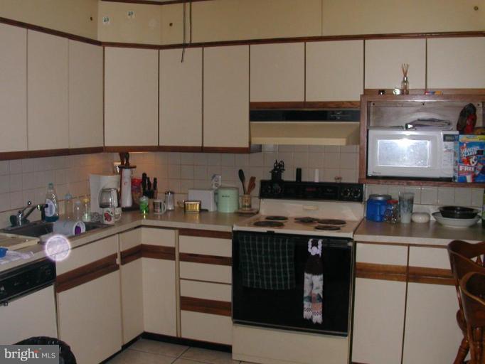 2403 Hanson Road Edgewood, MD 21040 - Photo 2 of 7 Kitchen