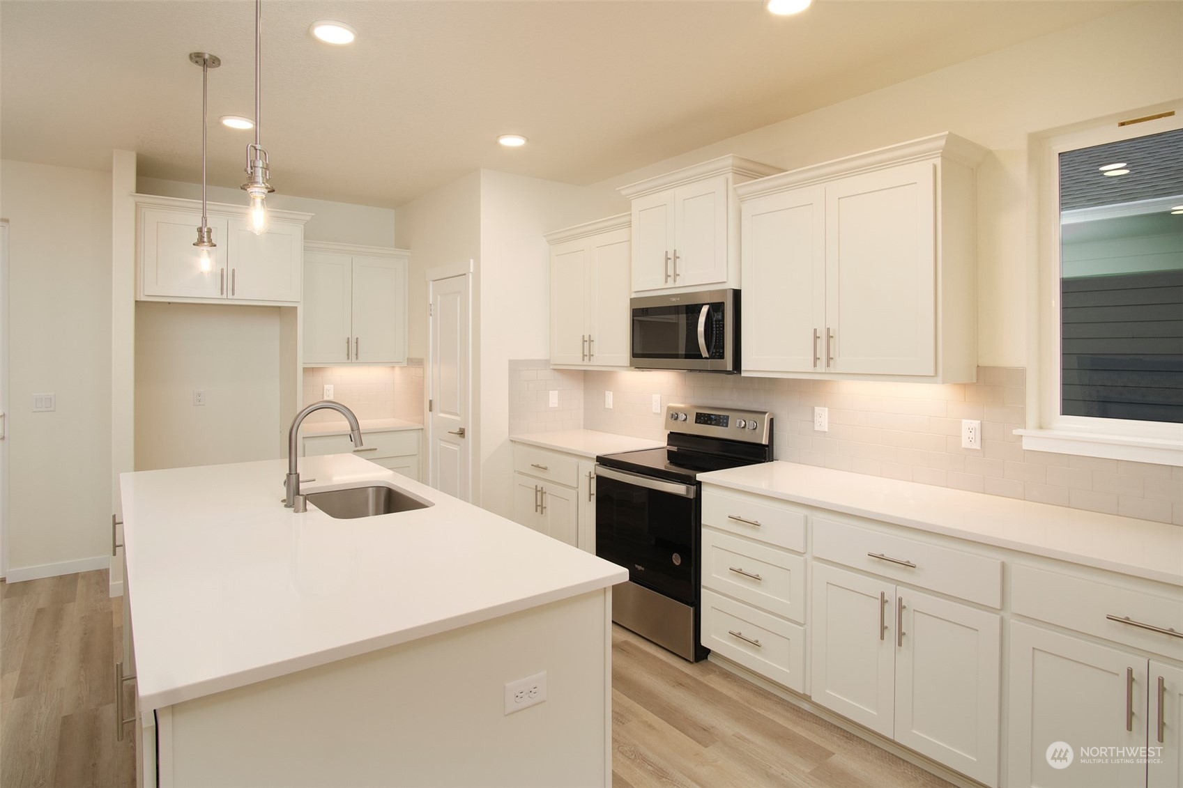 705 Cardinal Avenue Winlock, WA 98596 - Photo 4 of 29 Gallery Image 4